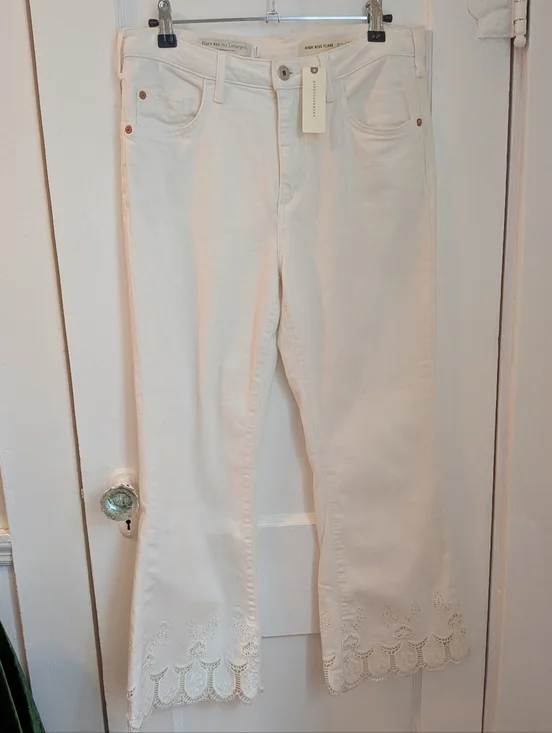 NWT Anthropologie Pilcro High-Rise Cropped Flare White Jeans - Size 29 - Picture 2 of 10
